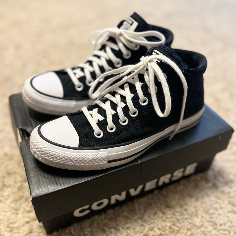 Black Converse Madison Mid women’s size 6.5